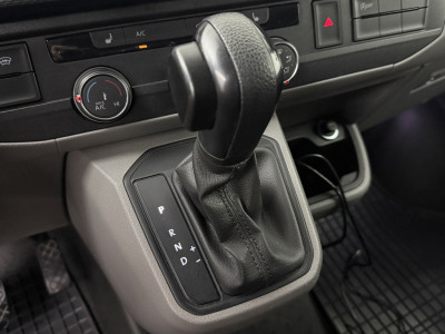 Volkswagen Transporter 2.0TDI 150Pk DSG Automaat Lang Highline | 2xSchuifdeur | Werkplaats | Navigatie | Camera | 3-Zits | Airco | Cruise 20
