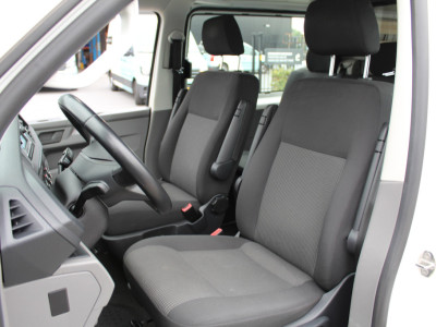 Volkswagen Transporter 2.0 TDI 150Pk L2H1 30 DC Comfortline | Trekhaak | Apple carplay/Android auto foto 3