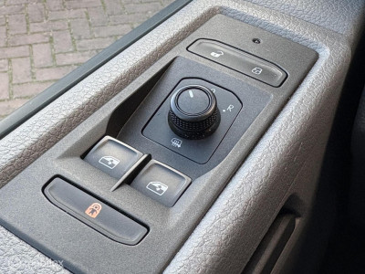 Volkswagen Transporter 2.0 TDI 150 pk DSG L1H1 28 Automaat Navi Carplay foto 20