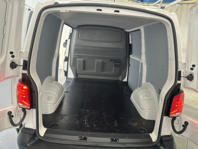 Volkswagen Transporter 2.0 TDI 150pk L1H1 Comfortline Trekhaak Parkeersensoren Cruise Control Airco 5