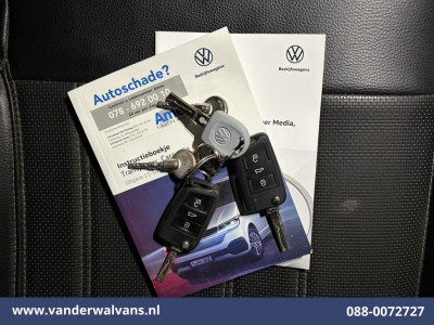 Volkswagen Transporter 2.0 TDI 150pk L2H1 Euro6 Airco | Camera | Apple Carplay | 2500kg Trekhaak | Cruisecontrol Android Auto, Parkeersensoren, Leder, Bijrijdersbank 20