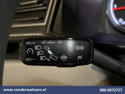 Volkswagen Transporter 2.0 TDI 150pk L2H1 Euro6 Airco | Camera | Apple Carplay | 2500kg Trekhaak | Cruisecontrol Android Auto, Parkeersensoren, Leder, Bijrijdersbank 4