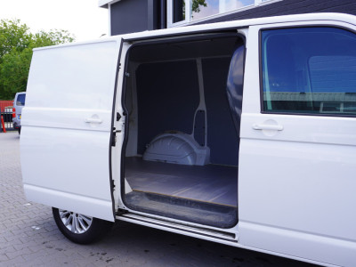 Volkswagen Transporter 2.0 TDI BULLI - EURO 6 - Airco - Navi - Cruise - €18.950,- Excl. 10