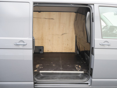 Volkswagen Transporter 2.0 TDI DSG 150 PK Lang 3-Zits, Airco, Cruise, Apple Carplay, Camera, DAB, PDC, Trekhaak, 18 11
