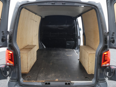 Volkswagen Transporter 2.0 TDI DSG 150 PK Lang 3-Zits, Airco, Cruise, Apple Carplay, Camera, DAB, PDC, Trekhaak, 18 13