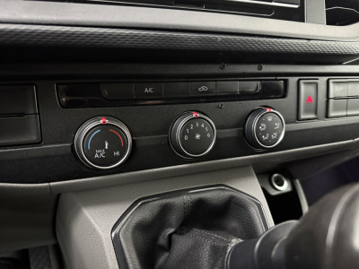 Volkswagen Transporter 2.0TDI Grey Edition | Achterdeuren | Multimedia | Airco | Cruise foto 17