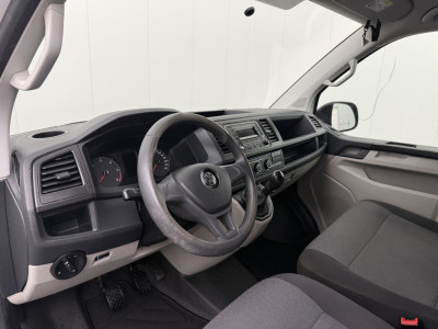 Volkswagen Transporter 2.0TDI Imperiaal | Trekhaak | Airco | 3-Zits | Kastinrichting | Achterdeuren foto 3