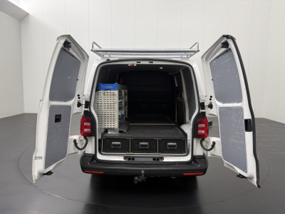 Volkswagen Transporter 2.0TDI Imperiaal | Trekhaak | Airco | 3-Zits | Kastinrichting | Achterdeuren foto 4