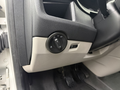 Volkswagen Transporter 2.0TDI Imperiaal | Trekhaak | Airco | 3-Zits | Kastinrichting | Achterdeuren foto 9