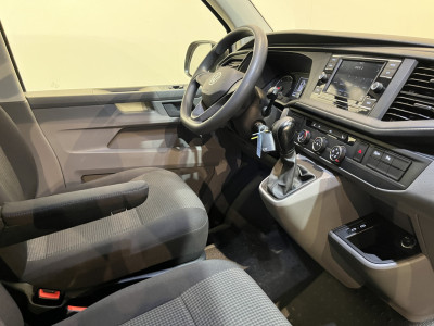Volkswagen Transporter 2.0 TDI L1H1 150 PK Automaat / Euro 6 / Schuifdeur L + R / Airco / CarPlay / Cruise Control / Trekhaak / PDC / 3-Zits / 85.100 KM !! foto 3