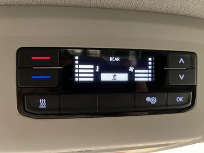 Volkswagen Transporter 2.0 TDI L1H1 150 PK Servicebus / Sortimo Inrichting / Euro 6 / 220V. / Airco / CarPlay / Camera / Cruise Control / Trekhaak / 3-Zits / foto 11