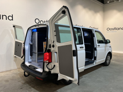 Volkswagen Transporter 2.0 TDI L1H1 150 PK Servicebus / Sortimo Inrichting / Euro 6 / 220V. / Airco / CarPlay / Camera / Cruise Control / Trekhaak / 3-Zits / foto 2