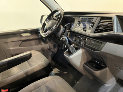 Volkswagen Transporter 2.0 TDI L1H1 150 PK Servicebus / Sortimo Inrichting / Euro 6 / 220V. / Airco / CarPlay / Camera / Cruise Control / Trekhaak / 3-Zits / foto 3