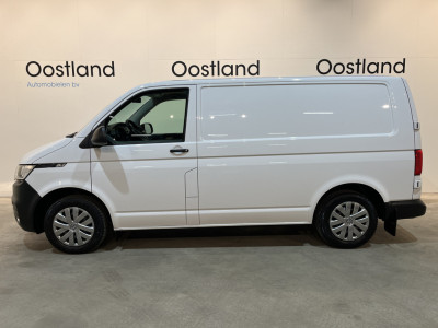 Volkswagen Transporter 2.0 TDI L1H1 150 PK Servicebus / Sortimo Inrichting / Euro 6 / 220V. / Airco / CarPlay / Camera / Cruise Control / Trekhaak / 3-Zits / foto 5