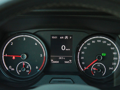 Volkswagen Transporter 2.0 TDI L1H1 / 150PK automaat / dubbel schuifdeur / app connect / cruise 16