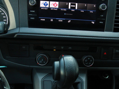 Volkswagen Transporter 2.0 TDI L1H1 / 150PK automaat / dubbel schuifdeur / app connect / cruise 20