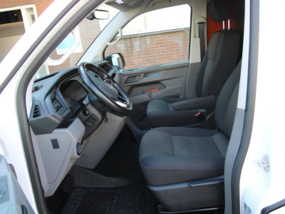 Volkswagen Transporter 2.0 TDI L1H1 / 150PK automaat / dubbel schuifdeur / app connect / cruise 3
