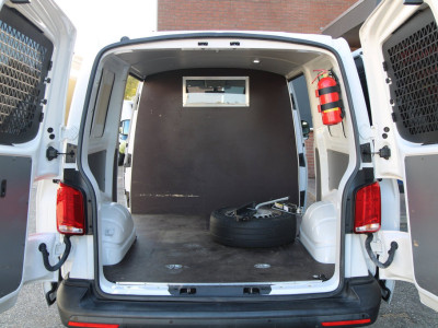 Volkswagen Transporter 2.0 TDI L1H1 / 150PK automaat / dubbel schuifdeur / app connect / cruise 7