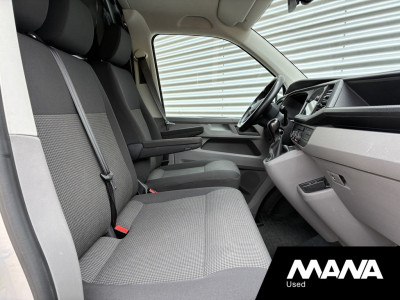 Volkswagen Transporter 2.0 TDI L1H1 150pk Automaat LM velgen Cruise Sensoren Airco foto 13