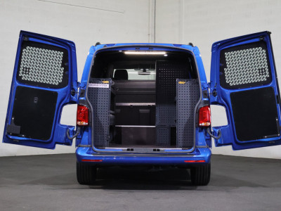 Volkswagen Transporter 2.0 TDI L1 H1 150pk Bulli Wolfsburg Edition foto 11