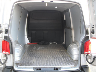 Volkswagen Transporter 2.0 TDI L1H1 30 / 3-Pers. / AppConnect / Nw Model foto 10
