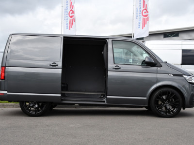 Volkswagen Transporter 2.0 TDI L1H1 30 4Motion Bulli Virtual, Camera, Carplay, 199pk, 4x4, LED, Automaat. Sensoren, Stoelverwarming, Trekhaak, Uniek! foto 11