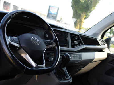 Volkswagen Transporter 2.0 TDI L1H1 30 Black Edition Camera, Cruise, Caprlay, 150pk, automaat, Multimedia, Trekhaak, Sensoren, Laadruimte betimmering, Uniek! foto 2