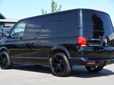 Volkswagen Transporter 2.0 TDI L1H1 30 Black Edition Camera, Cruise, Caprlay, 150pk, automaat, Multimedia, Trekhaak, Sensoren, Laadruimte betimmering, Uniek! foto 3