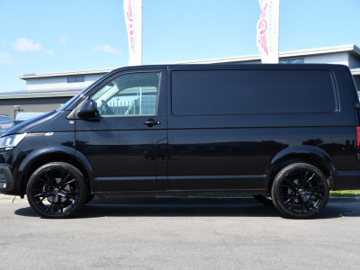 Volkswagen Transporter 2.0 TDI L1H1 30 Black Edition Camera, Cruise, Caprlay, 150pk, automaat, Multimedia, Trekhaak, Sensoren, Laadruimte betimmering, Uniek! foto 9