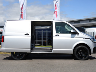 Volkswagen Transporter 2.0 TDI L1H1 30 PB Edition MARGE! Adaptieve Cruise, Camera, Carplay, LED, 2 x Schuifdeur, Stoelverwarming, Multimedia, Uniek! 10