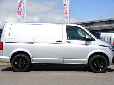 Volkswagen Transporter 2.0 TDI L1H1 30 PB Edition MARGE! Adaptieve Cruise, Camera, Carplay, LED, 2 x Schuifdeur, Stoelverwarming, Multimedia, Uniek! 11
