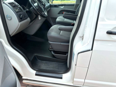 Volkswagen Transporter 2.0 TDI L1H1 AUTOMAAT Marge 140 PK!!! 3 Persoons foto 17