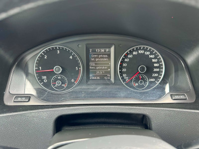 Volkswagen Transporter 2.0 TDI L1H1 AUTOMAAT Marge 140 PK!!! 3 Persoons foto 7