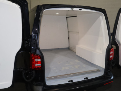 Volkswagen Transporter 2.0 TDI L1 H1 Airco Geisoleerde Laadruimte foto 13