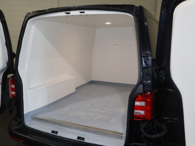 Volkswagen Transporter 2.0 TDI L1 H1 Airco Geisoleerde Laadruimte foto 14