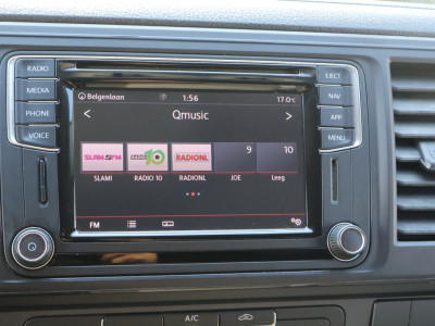 Volkswagen Transporter 2.0 TDI L1 H1 Airco Geisoleerde Laadruimte foto 21