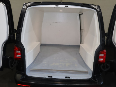 Volkswagen Transporter 2.0 TDI L1 H1 Airco Geisoleerde Laadruimte foto 7