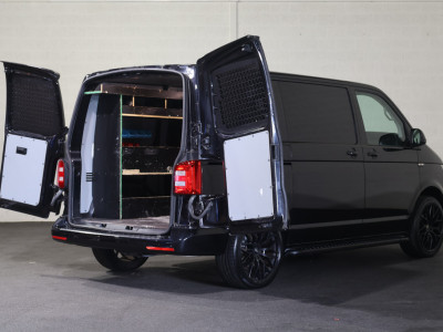 Volkswagen Transporter 2.0 TDI L1 H1 Black Edition foto 10