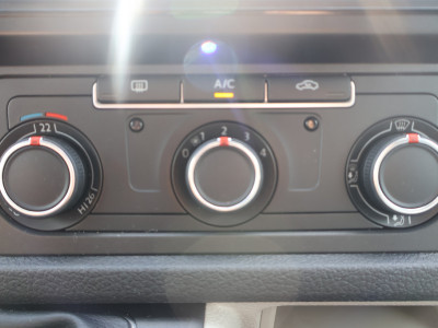 Volkswagen Transporter 2.0 TDI L1 H1 Black Edition foto 20