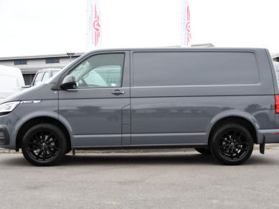 Volkswagen Transporter 2.0 TDI L1H1 Bulli Virtual, Camera, Cruise, Carplay, LED, Multimedia, 150pk, Leder, Uniek! foto 9