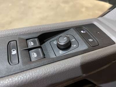 Volkswagen Transporter 2.0 TDI L1H1 / Euro 6 / Airco / CarPlay / Cruise Control / Trekhaak / PDC / 3-Zits foto 11