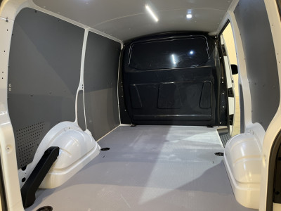 Volkswagen Transporter 2.0 TDI L1H1 / Euro 6 / Airco / CarPlay / Cruise Control / Trekhaak / PDC / 3-Zits foto 17