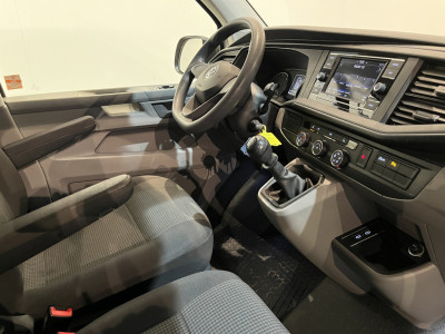 Volkswagen Transporter 2.0 TDI L1H1 / Euro 6 / Airco / CarPlay / Cruise Control / Trekhaak / PDC / 3-Zits foto 3