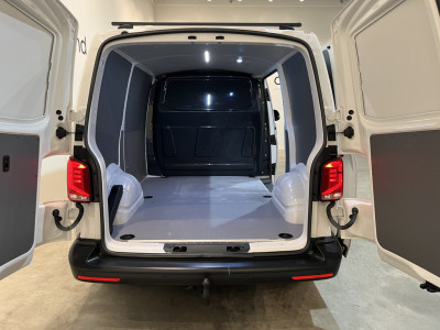 Volkswagen Transporter 2.0 TDI L1H1 / Euro 6 / Airco / CarPlay / Cruise Control / Trekhaak / PDC / 3-Zits foto 4