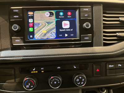 Volkswagen Transporter 2.0 TDI L1H1 / Euro 6 / Airco / CarPlay / Cruise Control / Trekhaak / PDC / 3-Zits foto 9