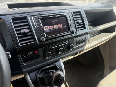 Volkswagen Transporter 2.0 TDI L1H1 Highline | Airco | Nieuwe Motor bij 240.000 | Inrichting | APK 03/27 foto 11