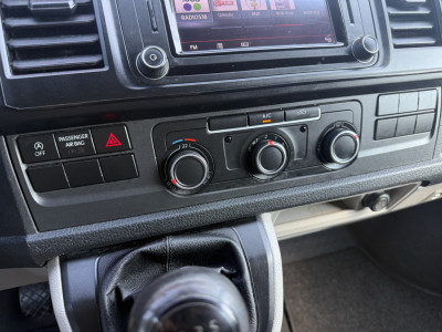 Volkswagen Transporter 2.0 TDI L1H1 Highline | Airco | Nieuwe Motor bij 240.000 | Inrichting | APK 03/27 foto 19