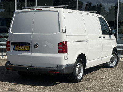 Volkswagen Transporter 2.0 TDI L1H1 Highline | Airco | Nieuwe Motor bij 240.000 | Inrichting | APK 03/27 foto 3
