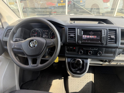 Volkswagen Transporter 2.0 TDI L1H1 Highline | Airco | Nieuwe Motor bij 240.000 | Inrichting | APK 03/27 foto 8