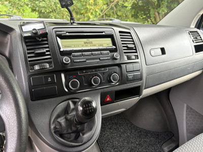 Volkswagen Transporter 2.0 TDI L1H1|NAP|140PK|trekhaak*2500KG*|airco|cruise|parkeersensoren achter|lichtmetalen velgen|imperiaal foto 14
